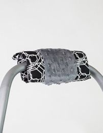 Knott Handle Cushion